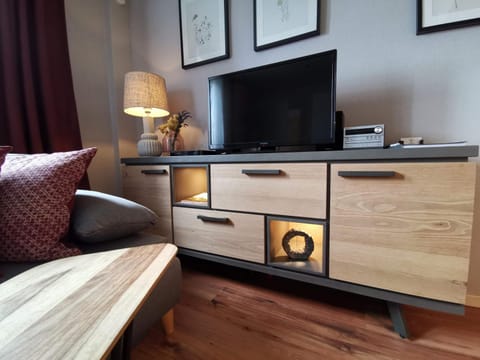 TV and multimedia, Living room, Bedroom