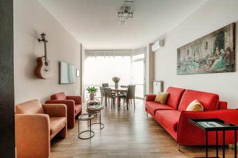 Living room, Seating area