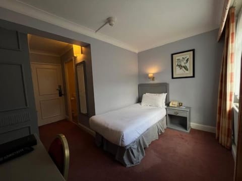 Roebuck Inn Hotel in Stevenage