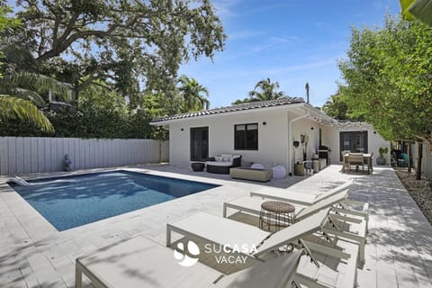Property building, Seating area, Swimming pool, hair dresser