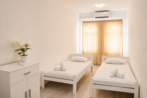 Bed, Bedroom, towels, air conditioner