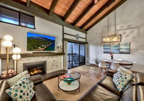 Communal lounge/ TV room, Living room, Dining area