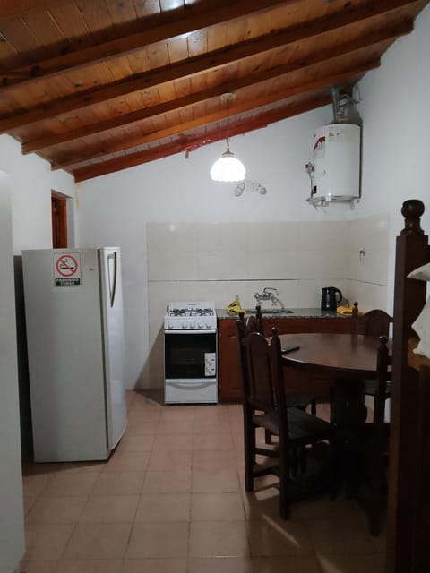 Kitchen or kitchenette, Dining area, oven, pet friendly, stove