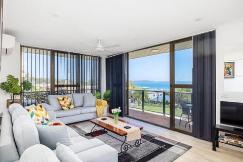 TV and multimedia, View (from property/room), Living room, Sea view, fireplace, air conditioner