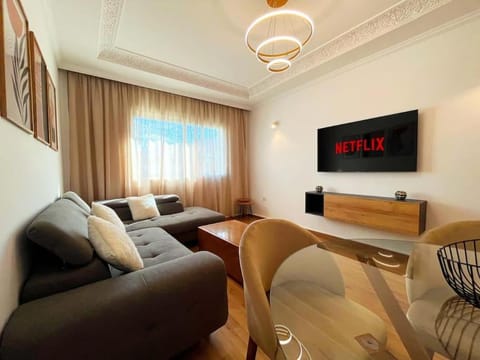 Communal lounge/ TV room, TV and multimedia, Living room, Seating area, Evening entertainment