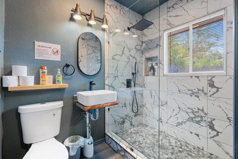 Studio 8 mins to Integris Monthly 20 Off #MR House in Oklahoma City