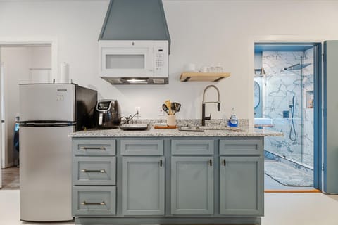 Studio 8 mins to Integris Monthly 20 Off #MR House in Oklahoma City