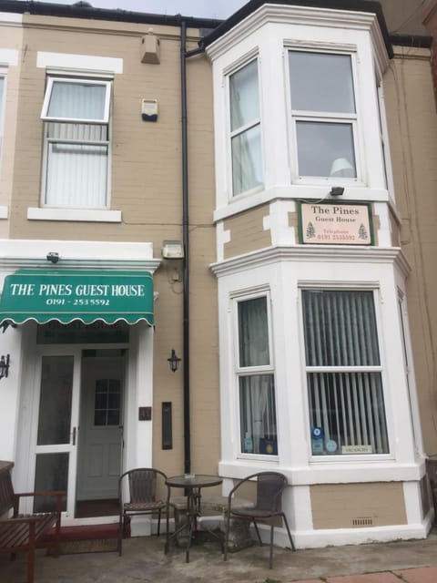 The Pines Guest House Bed and Breakfast in Whitley Bay