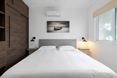 Bed, Photo of the whole room, Bedroom, air conditioner