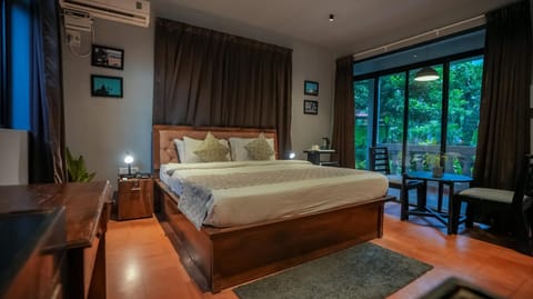 Bed, View (from property/room), Balcony/Terrace