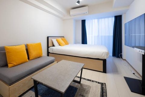 Bed, Photo of the whole room, Seating area, Bedroom