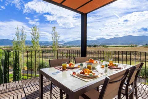 Balcony/Terrace, Mountain view
