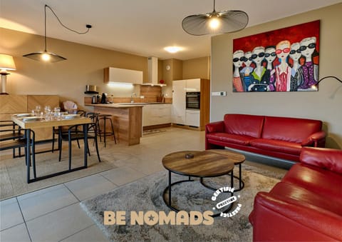 Kitchen or kitchenette, Seating area, minibar, stove
