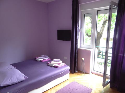 Day, Photo of the whole room