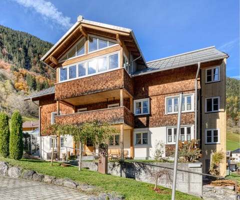 2-Zimmer Ferienwohnung Rüti mit SW-Balkon Apartment in Brand