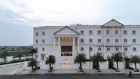 Facade/entrance