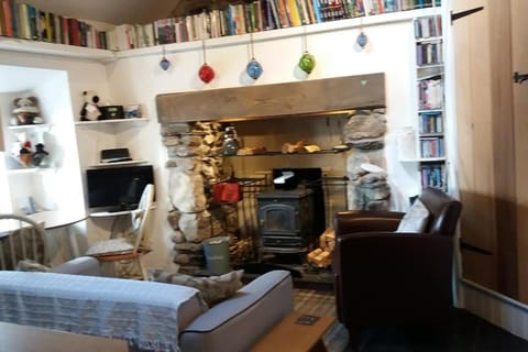 Traditional stone cottage with sea views in Snowdonia National Park House in Wales