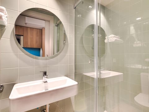 Toilet, Bathroom, towels