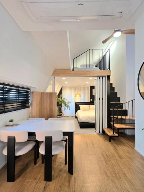 Living room, Seating area, Dining area