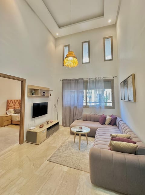 Communal lounge/ TV room, TV and multimedia, Living room, Seating area, Evening entertainment