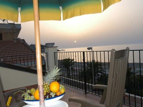 View (from property/room), Balcony/Terrace, Quiet street view