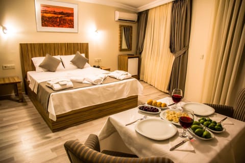 Seating area, Bedroom