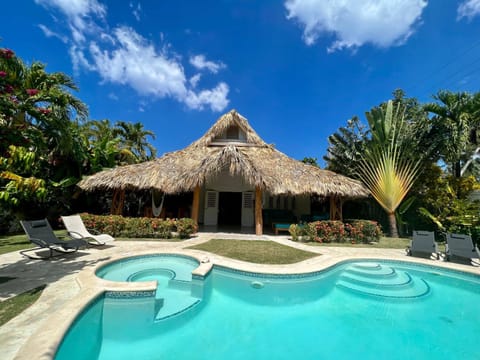 Garden view, Pool view, Swimming pool, sunbed