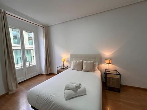 Stunning apartment in Gran Via for 4 people. S3 Apartment in Centro