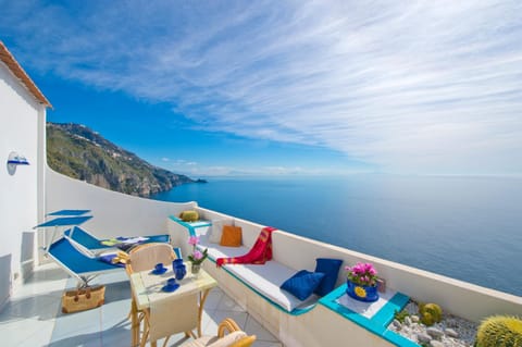 Property building, Balcony/Terrace