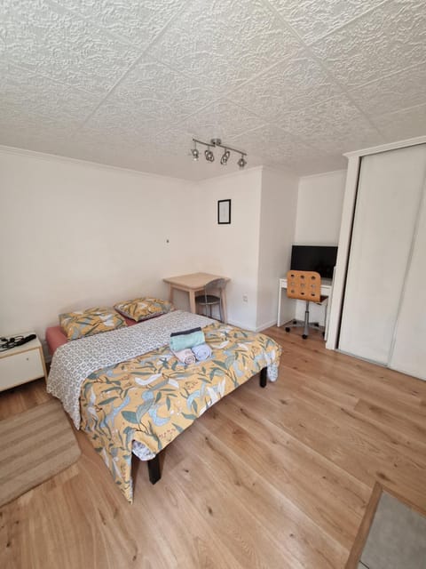 Studio à côté du RER Le Guichet à Orsay (Paris Scalay) Apartment in Île-de-France