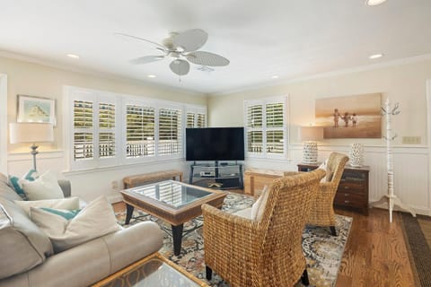 CA411: 411 Carolina Blvd. House in Isle of Palms