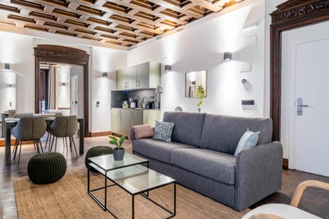 Living room, Seating area, Dining area