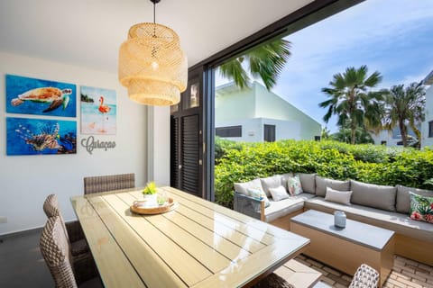 Patio, Dining area