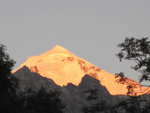 Nearby landmark, Mountain view