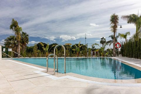 Swimming pool, Swimming pool