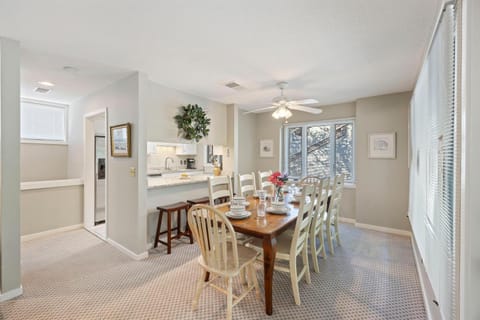 FWO1386: 1386 Fairway Oaks House in Kiawah Island