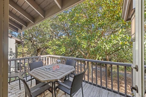 FWO1386: 1386 Fairway Oaks House in Kiawah Island