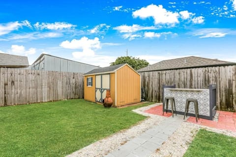 5Bed StreetCar Retreat w Outdoor Entertaining Apartment in New Orleans