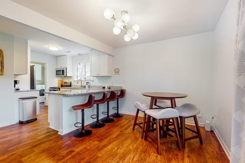 Maple Leaves - 30 Day Rental House in James Island