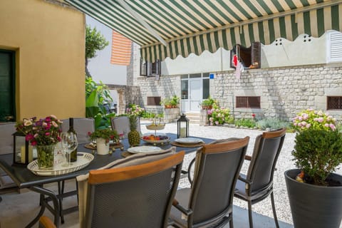 Apartment Pere Apartment in Trogir