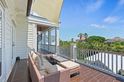 CM3008: 3008 Cameron Blvd. House in Isle of Palms