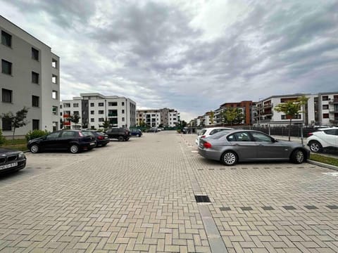 Property building, Neighbourhood
