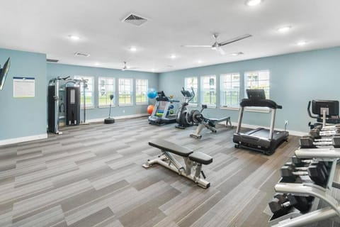 Sophisticated 3BD/2BA Retreat: Pool, Gym, Laundry Apartment in Melbourne