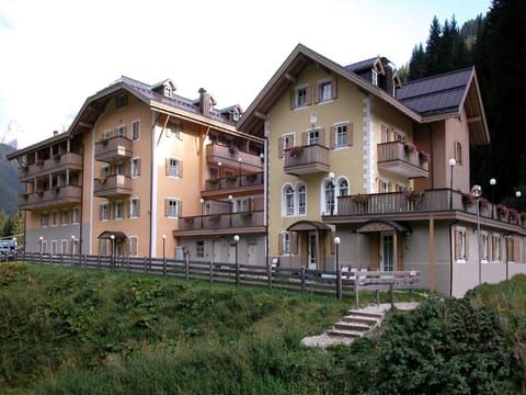 Residence Villa Avisio Apartment hotel in Canazei
