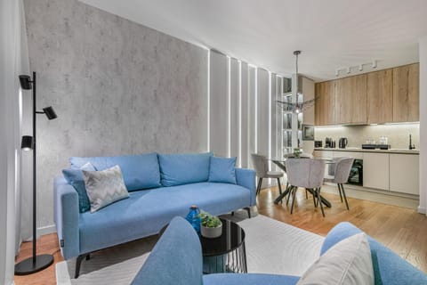 Kitchen or kitchenette, Living room, Seating area, Dining area, kitchen