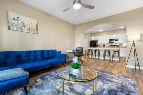 Chic 2 BD/2 BA Condo: Serene Escape in Melbourne Apartment in Melbourne