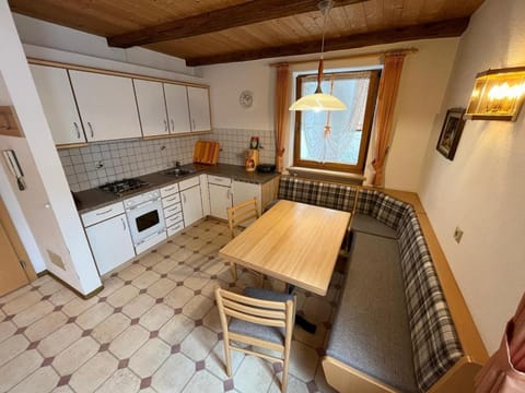 Dining area, Food, kitchen