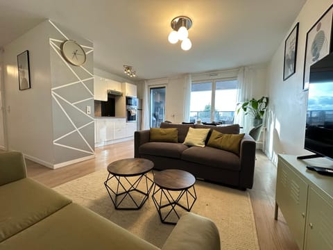 Agréable 3 pièces avec Parking proche Gare et Paris by immo Kit bnb Apartment in Saint-Denis, France