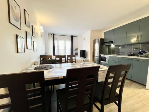 Kitchen or kitchenette, Living room, Dining area