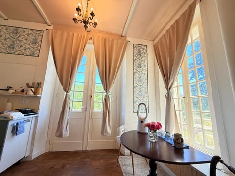 Kitchen or kitchenette, Photo of the whole room, Bedroom